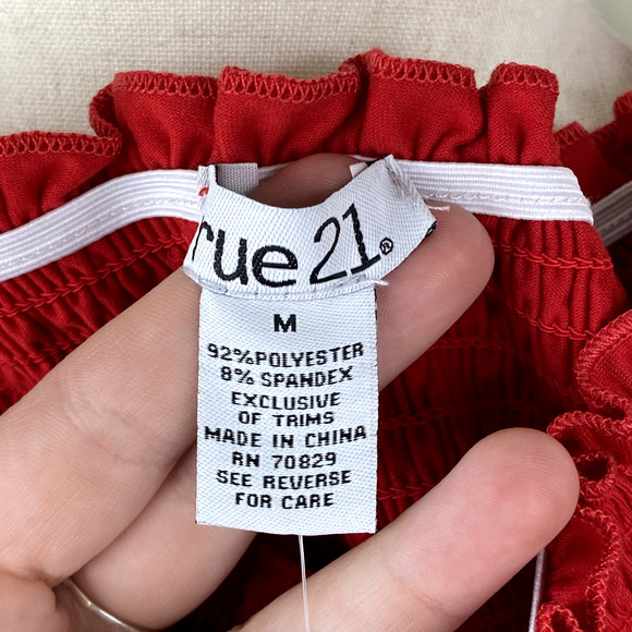 Rue21 Ruched/Ruffle Crop Top Medium NWT - Picture 3 of 4